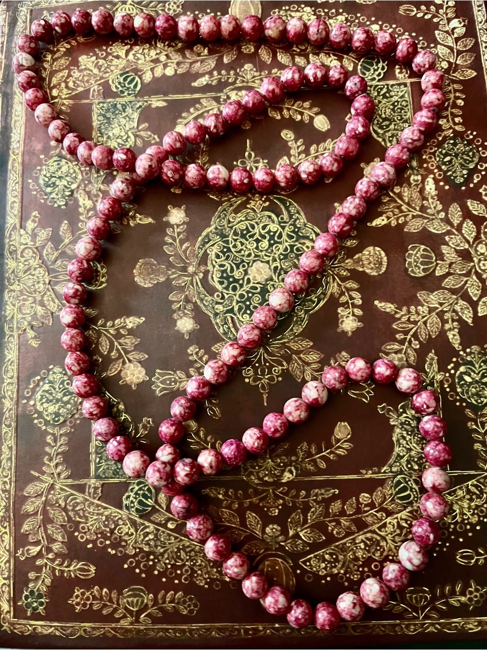 Vintage Pink Marbled Stone Bead Necklace 35” Long 8mm Beads No Clasp Statement - Picture 3 of 5